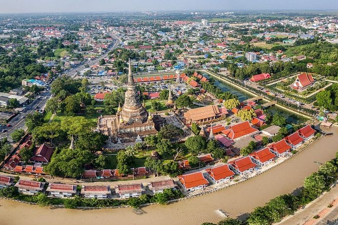 Discover the rich history, fascinating architecture, and iconic buildings of Ayutthaya,