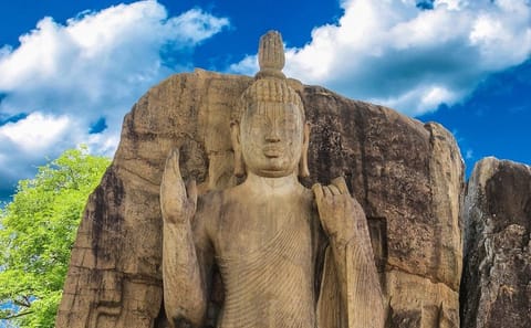 Aukana and Anuradhapura Cultural Day Tour from Polonnaruwa
