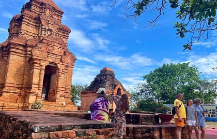 Discover the beauty of Ta Cu Mountain, Lying Buddha From Mui Ne