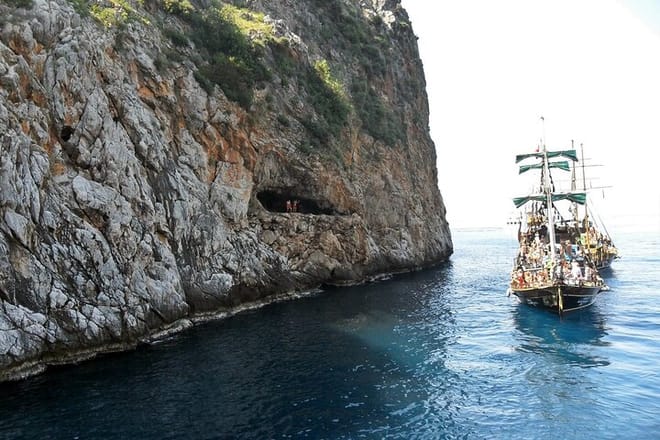 Alanya City Tour with Cable car, Boat tour and Lunch from Side 7