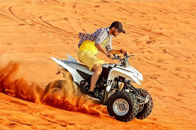 Excursión en quad individual de 1 hora por Dubái con safari por el desierto y cena con barbacoa