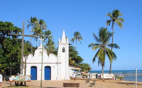 Praia do Forte and Guarajuba Beach Day Trip from Salvador