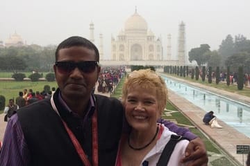 Delhi to Agra Day Trip by Fast AC Train with Guide