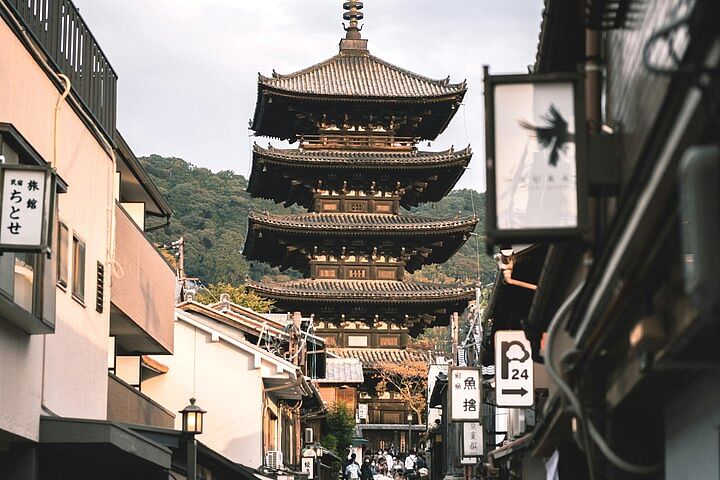 Kyoto Culinary Tour with a Chef!