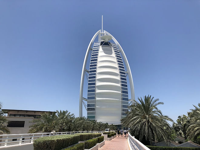 Dubái: opciones de recorrido por el icónico Burj Al Arab con almuerzo o cena buffet