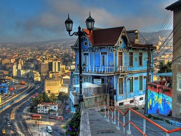 Private Walking Tour of Valparaíso with Local Lunch from Santiago
