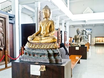 Chao Sam Phraya National Museum