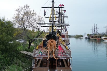 Antalya Relaxing Boat Trip – Swim Sunbathe on the Turquoise Coast