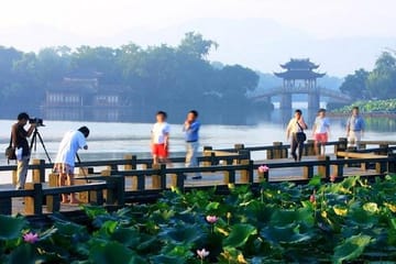 Wuzhen Water Town Day Tour from Hangzhou with Boat Ride