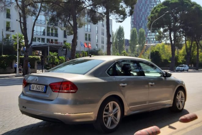 Comfort Car Volkswagen Passat 5 seater
