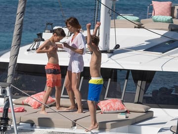 Private 5-Hour Cruise on Brand-New Luxury Yacht in Mykonos (Para Voce)