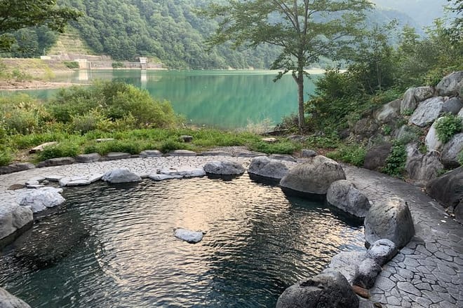 Takayama & Shirakawago 2-Day Tour 8