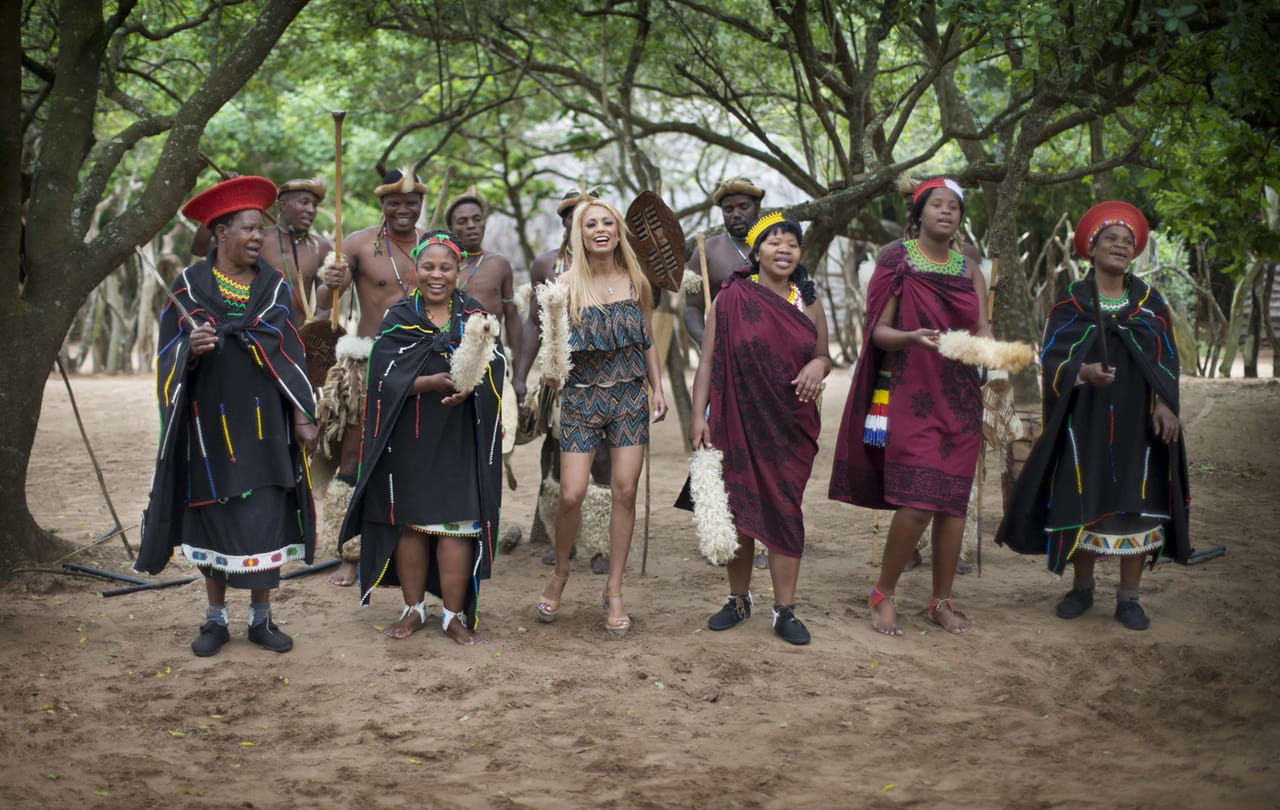 Hluhluwe Imfolozi Safari and DumaZulu Cultural Village Day Tour 3