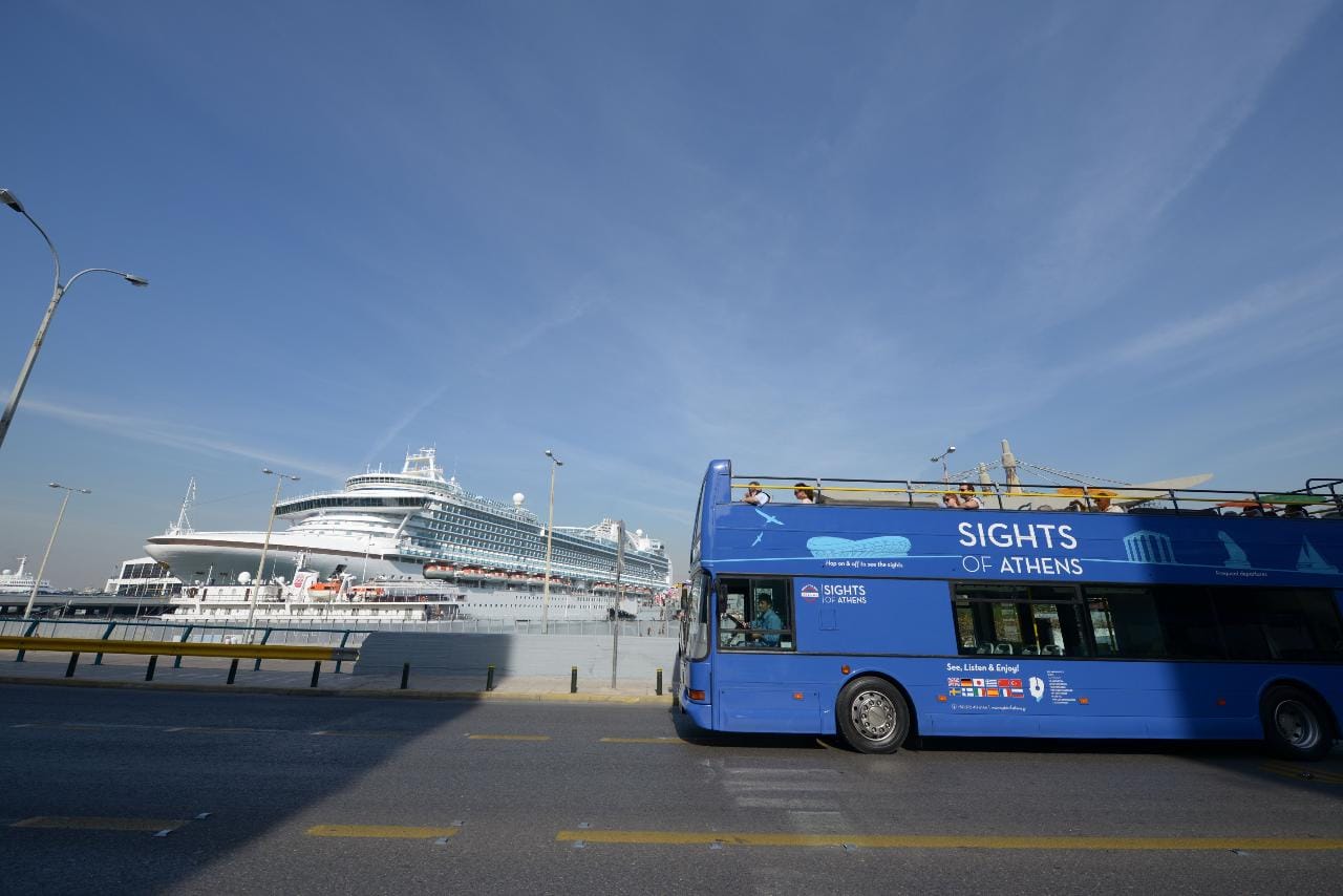 Hop On - Hop Off Bus: A Classic Tour of Athens, Piraeus and Neighboring Beaches 3