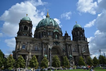 Berlin Historical Landmarks and Royal Heritage Tour