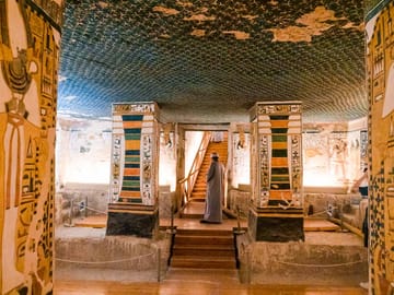 Private Cultural Tour of Nefertari's Tomb from Hurghada