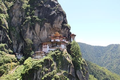6 Days Explore the Hidden Kingdom of Bhutan