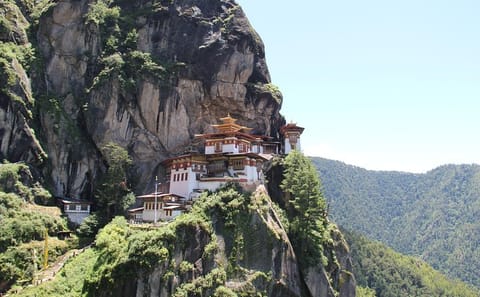 6-Day Cultural and Hiking Tour of Bhutan's Paro and Punakha