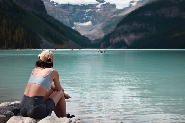 From Banff: Shuttle Service to Moraine Lake & Lake Louise