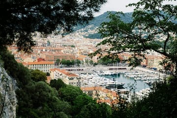 Photoshoot Walking Tour at Nice's Promenade des Anglais