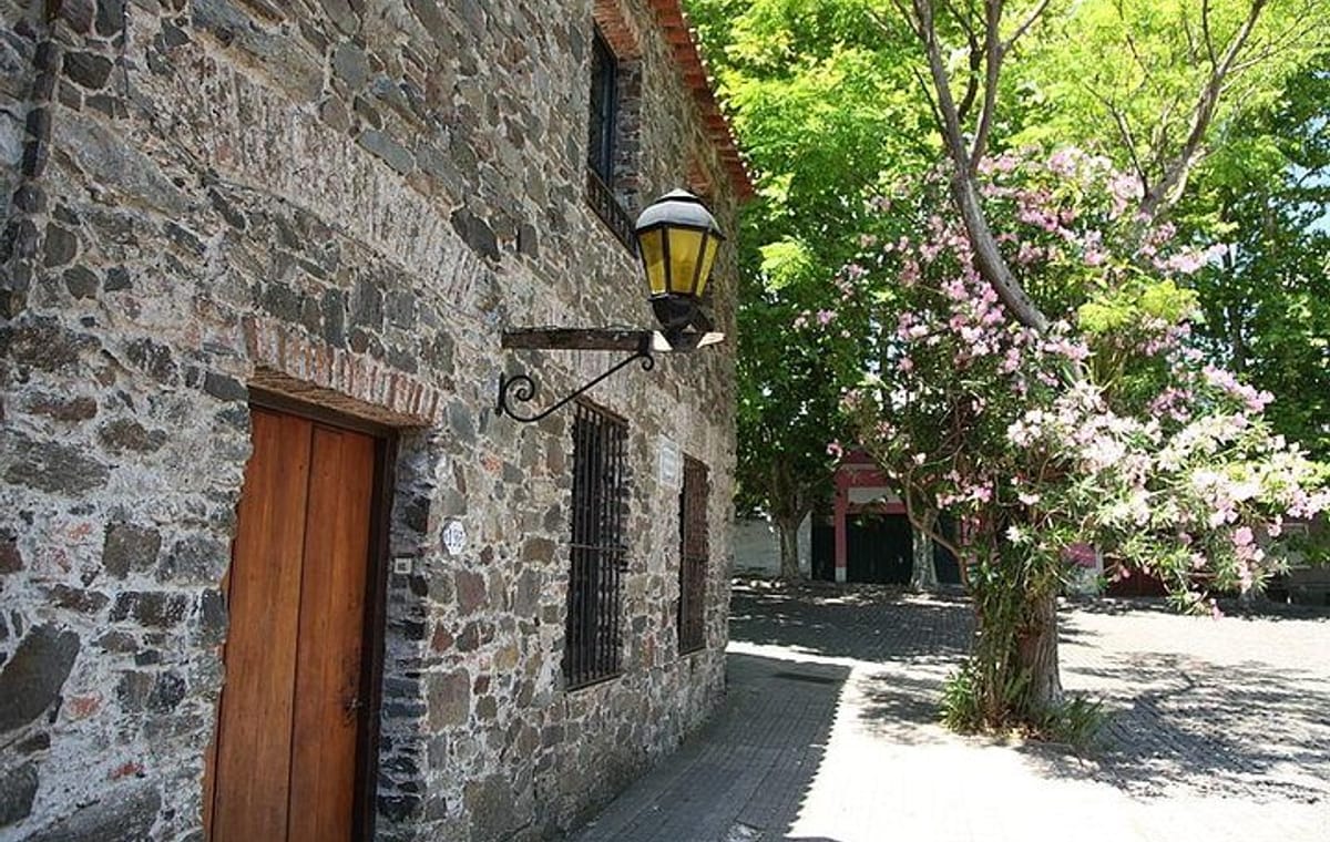 Colonia Day Trip & Optional Private Transfers from Buenos Aires