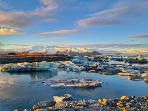 Private Tour from Djúpivogur to Jokulsárlón Glacier Lagoon