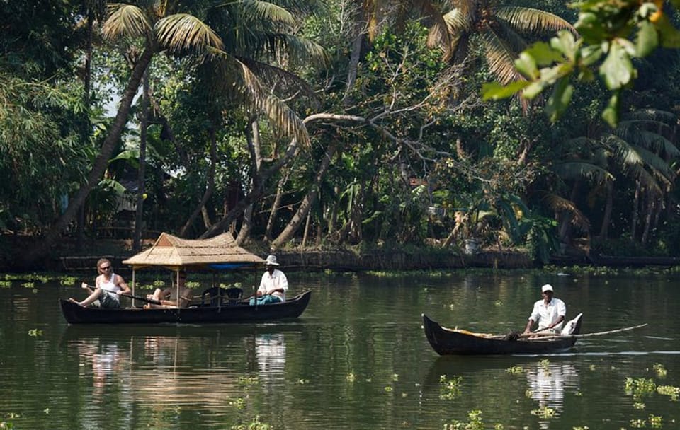 Kerala Odyssey: Munnar, Thekkady & Alleppey