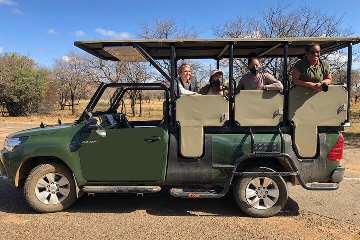 Open Safari Vehicle