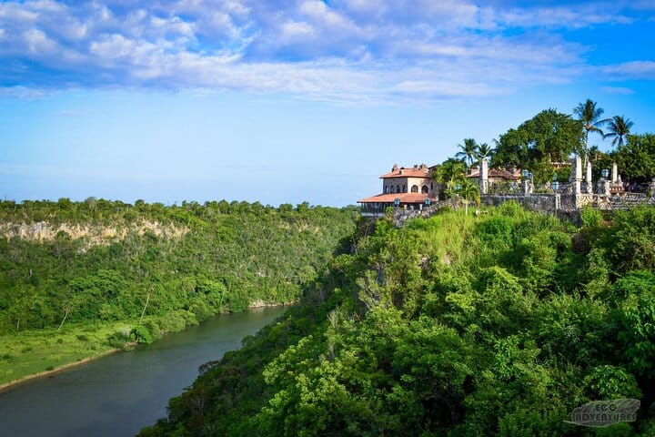 Altos de Chavo and Catalina adventure