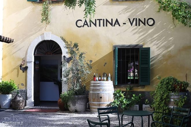 Wine Tasting in Historical Center of Lazise 6
