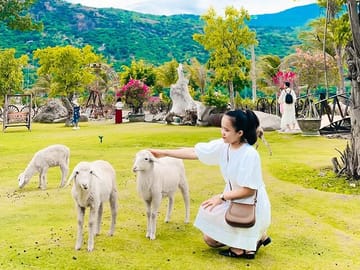 Nha Trang Adventure Tour to Rai Cave and Grape Farm
