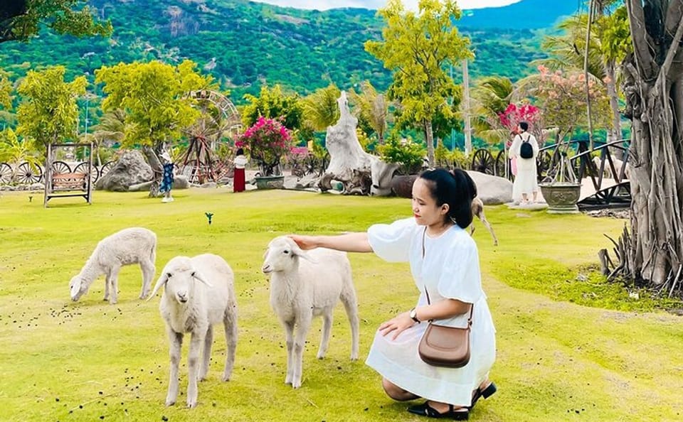 Nha Trang Adventure Tour to Rai Cave and Grape Farm