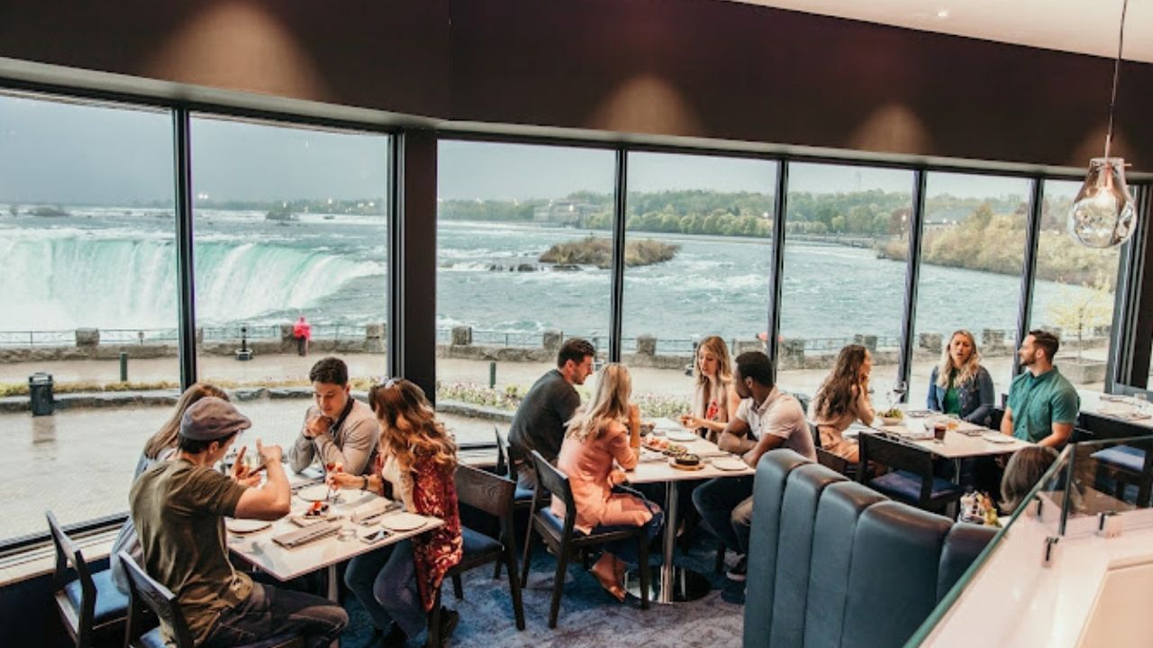 Niagara Falls Day Tour With Boat Cruise & Lunch from Toronto