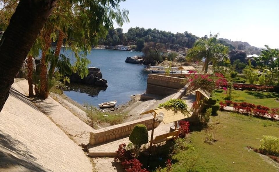 Private Tour of Abu Simbel Temples and Aswan Botanical Gardens