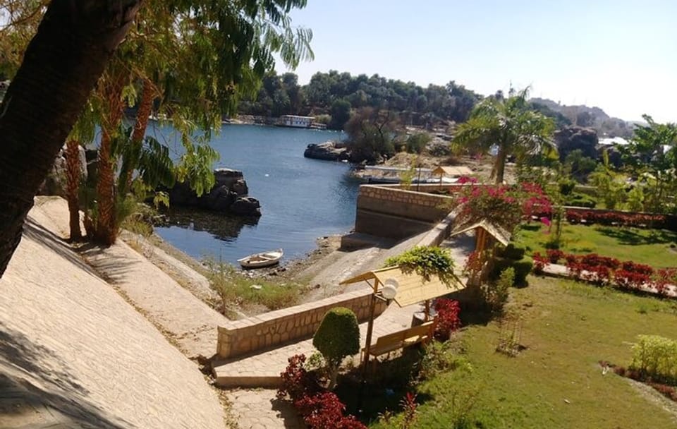 Private Tour of Abu Simbel Temples and Aswan Botanical Gardens