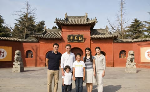 Luoyang day tour of Longmen Grottoes and White Horse Temple
