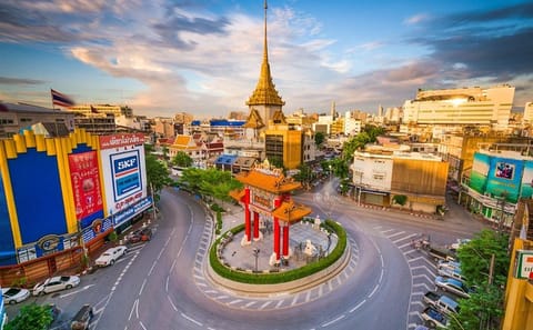 Bangkok City Tour with Wat Arun and Cultural Highlights