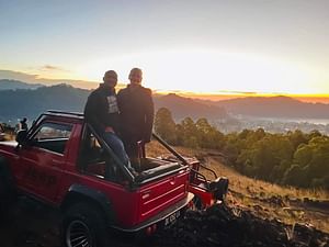  Batur Volcano Sunrise Jeep Tour and Floating Temple