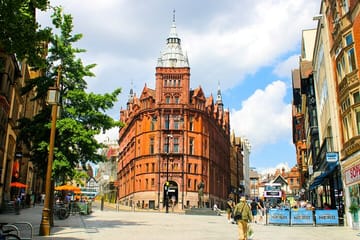 Private 2-Hour Walking Tour of Nottingham's History and Culture