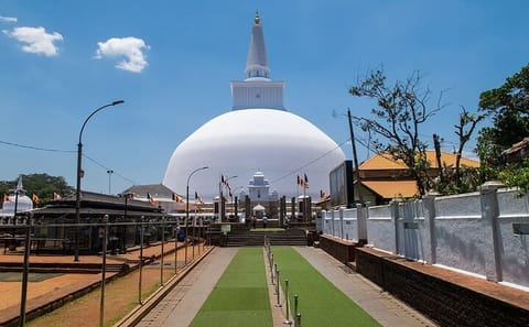 Private Day Tour of Anuradhapura and Mihintale from Trincomalee
