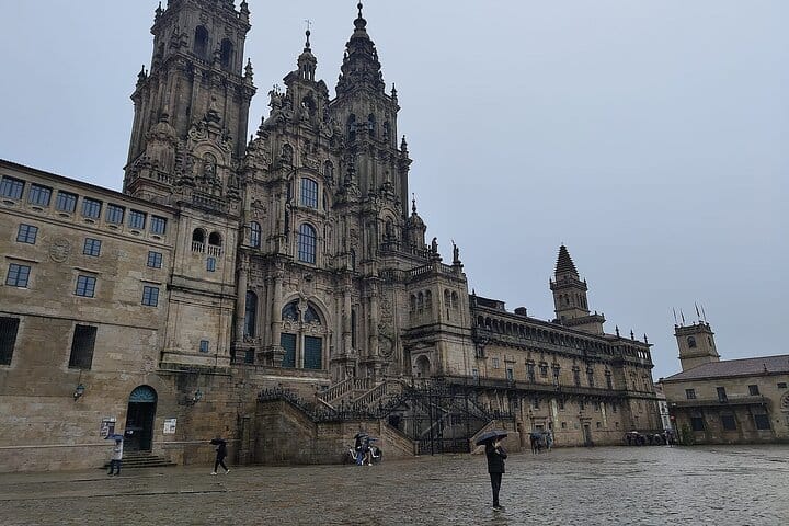 SANTIAGO DE COMPOSTELA + BRAGA: Private Tour from Porto