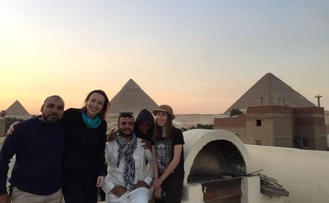 Private Full-Day Tour of Giza Pyramids and Sakkara in Cairo