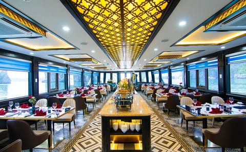 Luxury 1-Day La Casta Cruise Tour in Halong Bay, Vietnam