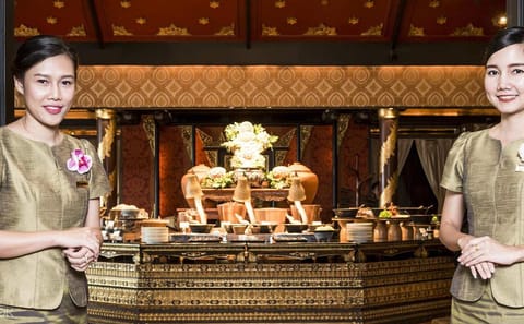 Gourmet Dinner and Cultural Show at Mandarin Oriental Bangkok