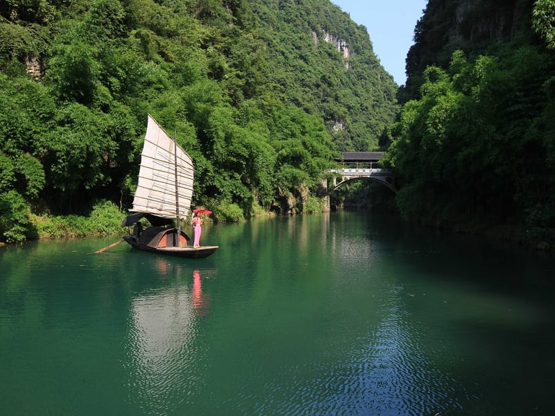 Yichang: Three Gorges Tribe & Yangtze Scenery Private Day Trip