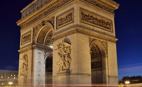 Private 18-Day Tour of Paris and Brussels by Van and Train