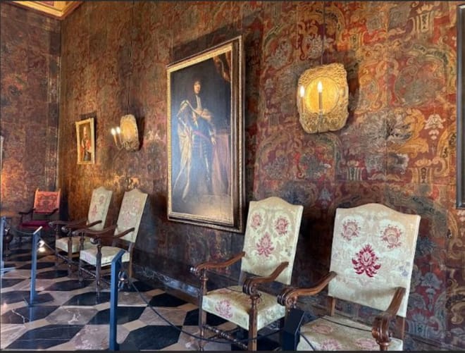 Krakow: Wawel Castle, Cathedral, Lunch & Rynek Underground  6