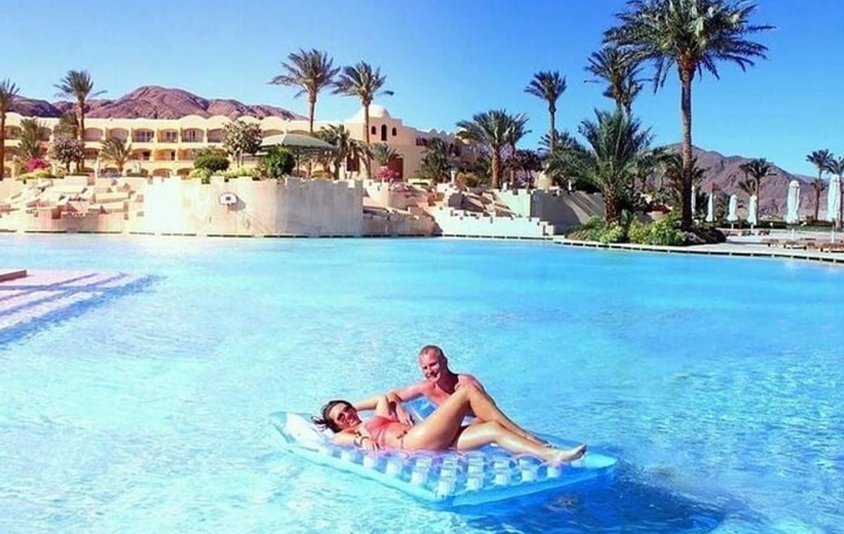 Day on Red Sea in Ain El Sokhna with Pickup from Cairo or Giza