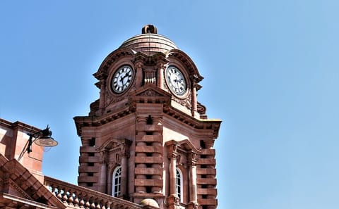 Private 2-Hour Walking Tour of Nottingham's History and Culture
