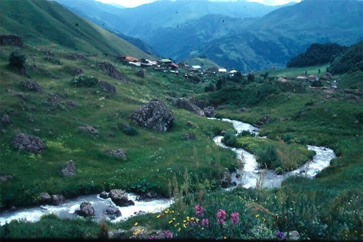 4 Full days in Georgia with private tour, free aiport